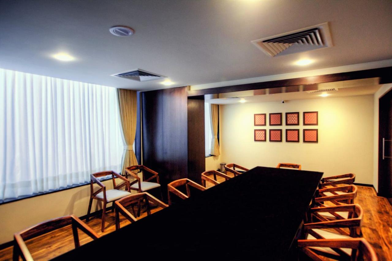 Minla Hotel Bangalore Dış mekan fotoğraf