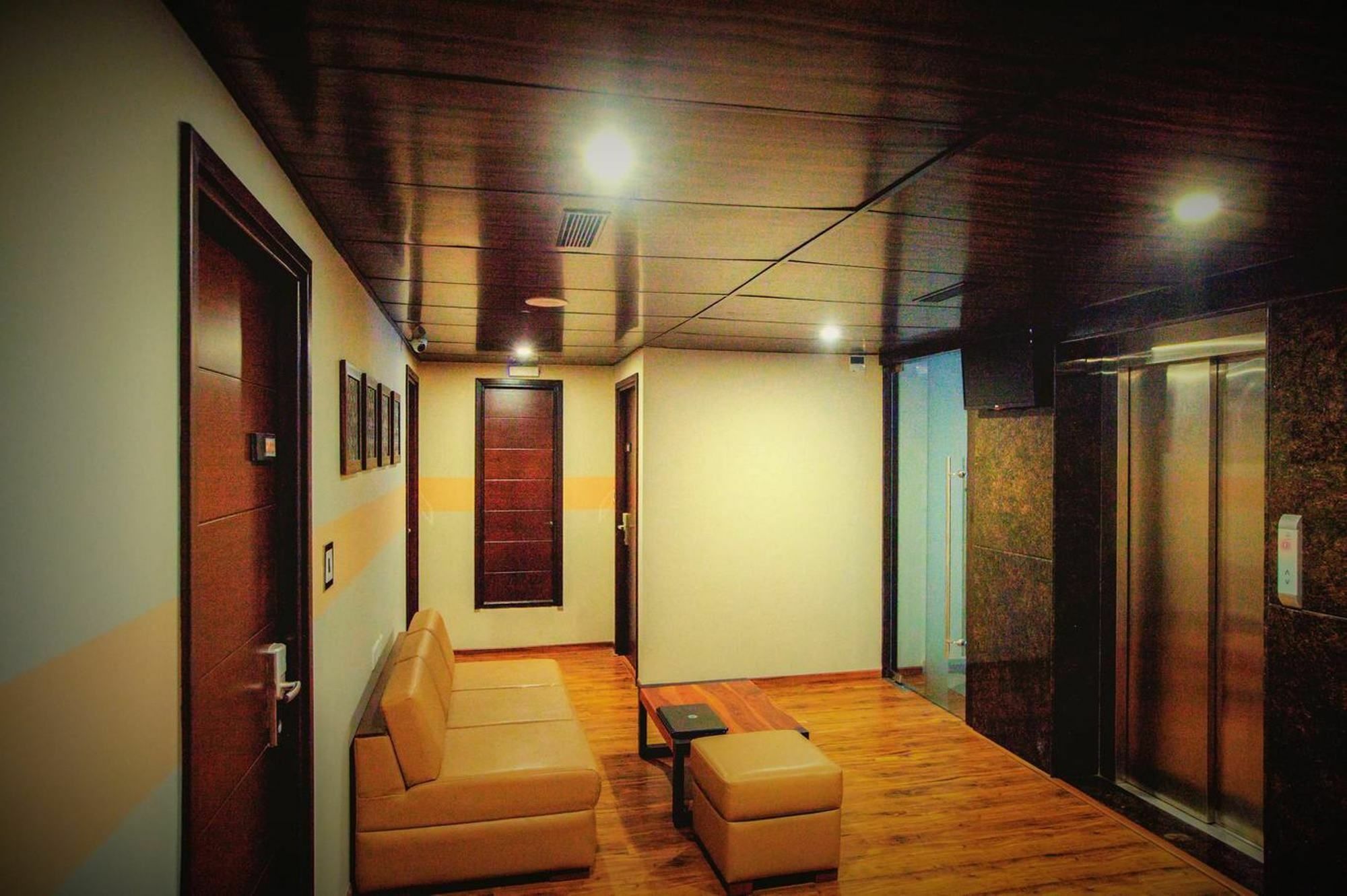 Minla Hotel Bangalore Dış mekan fotoğraf