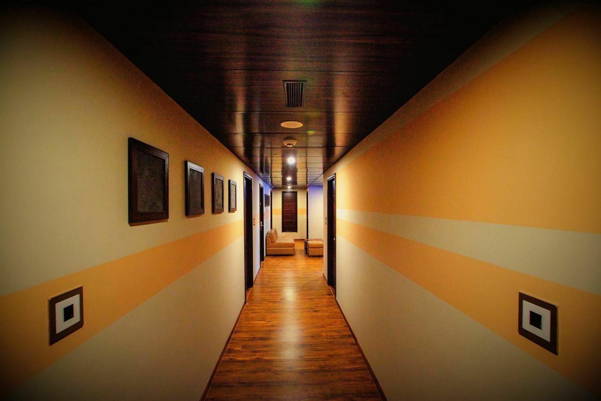 Minla Hotel Bangalore Dış mekan fotoğraf